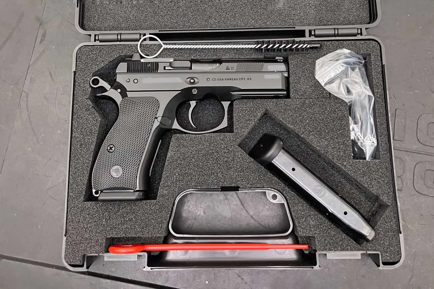 CZ 75 P-01 review unboxing and whats included