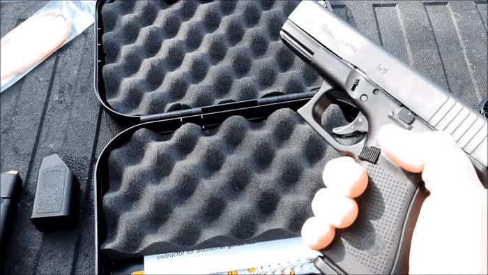 Glock 19