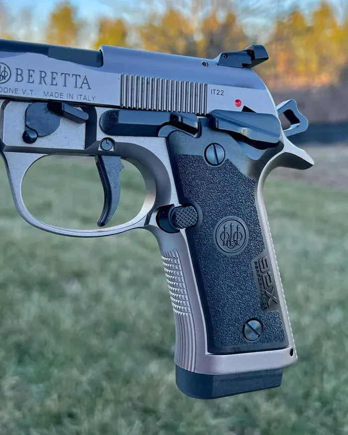beretta 92x view from side controls
