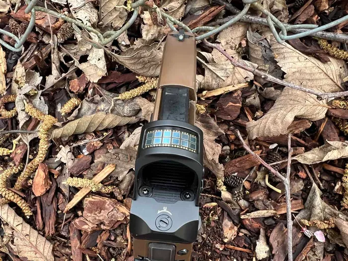 holosun 507c green mounted on sig sauer p320 m18 above view solar panel