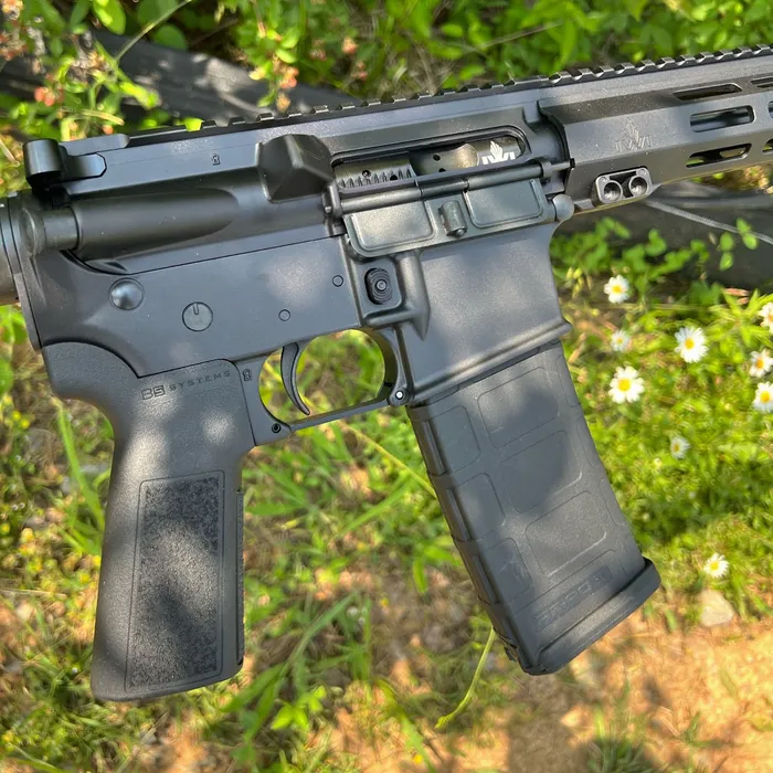 iwi zion 15 ar-15 review close up trigger magazine release