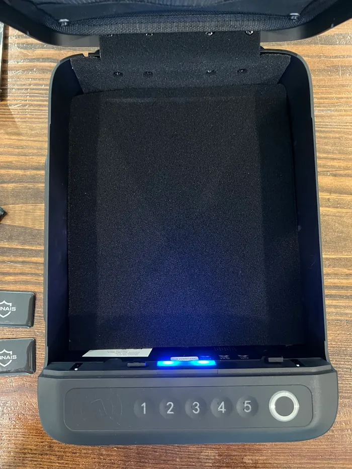 onnais alloy se gun safe review top view opened