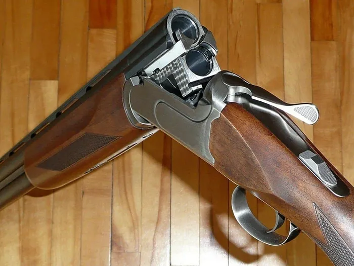 Over under shotgun