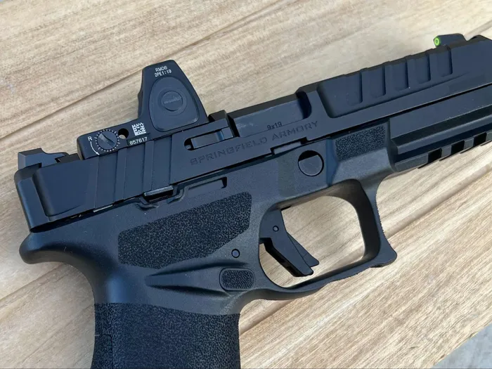 trijicon rmr type 2 mounted on springfield echelon side view