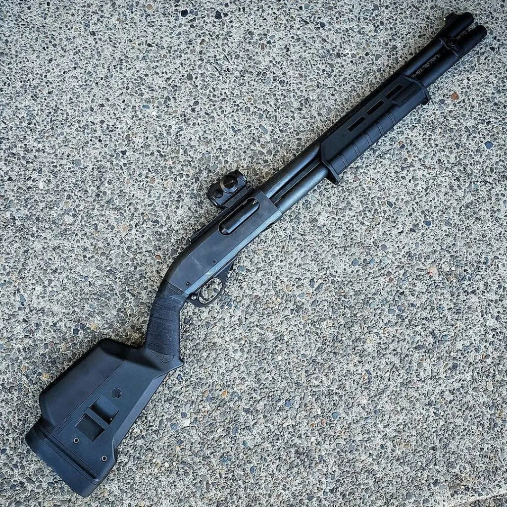 Remington Model 870 Tactical Magpul